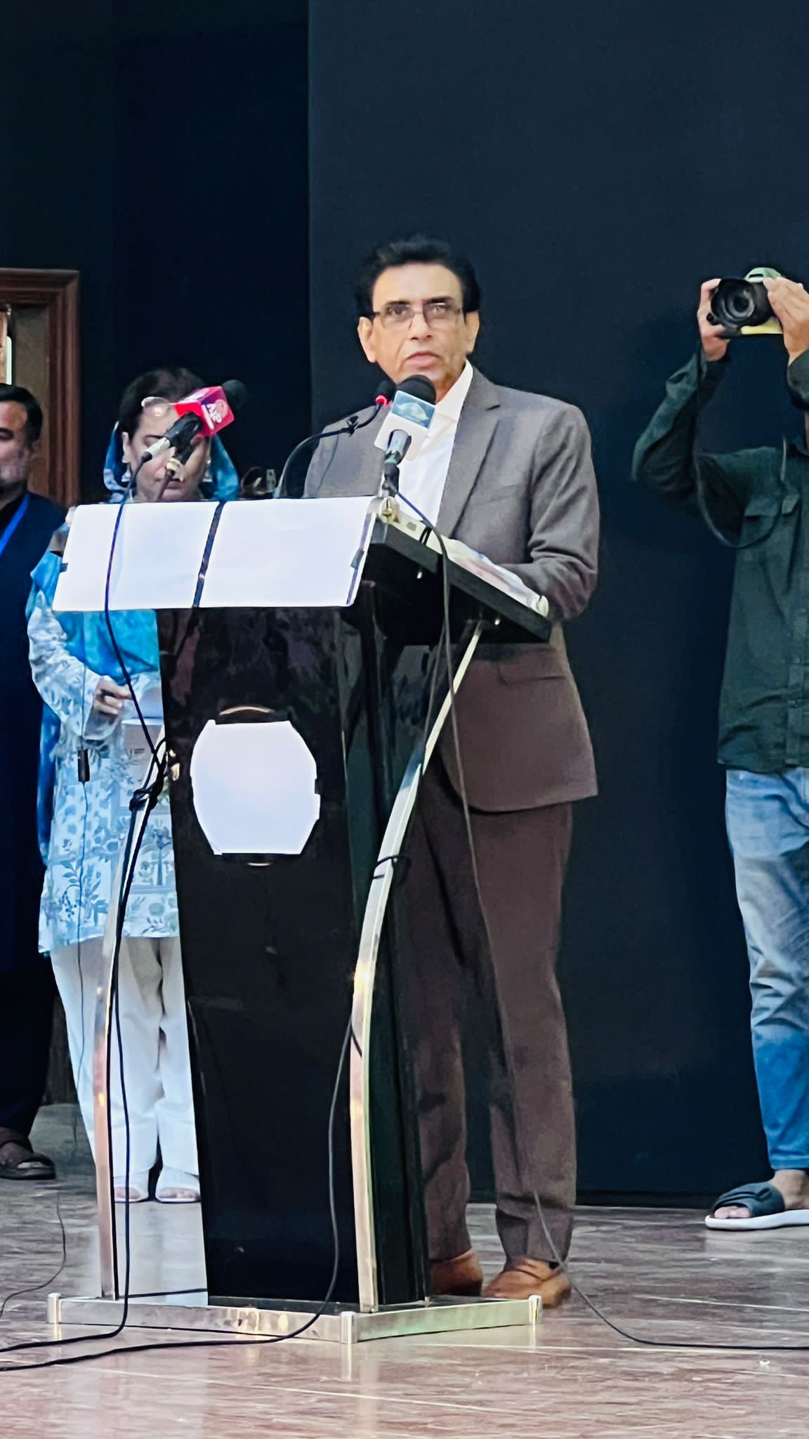 Federal Minister for Education Dr. Khalid Maqbool Siddiqui Opens 100 Informal Schools in Karachi