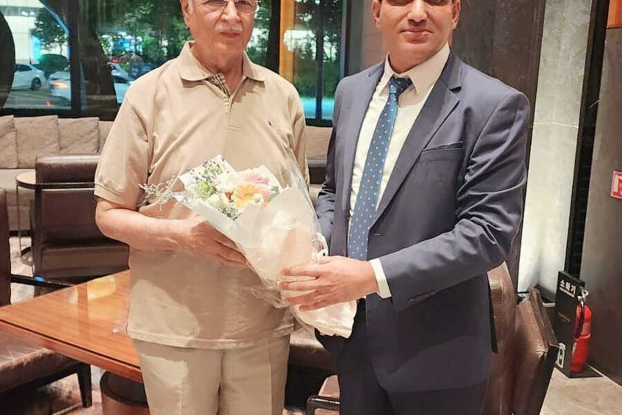 PML-N South Korea Delegation Meets Senator Pervaiz Rasheed