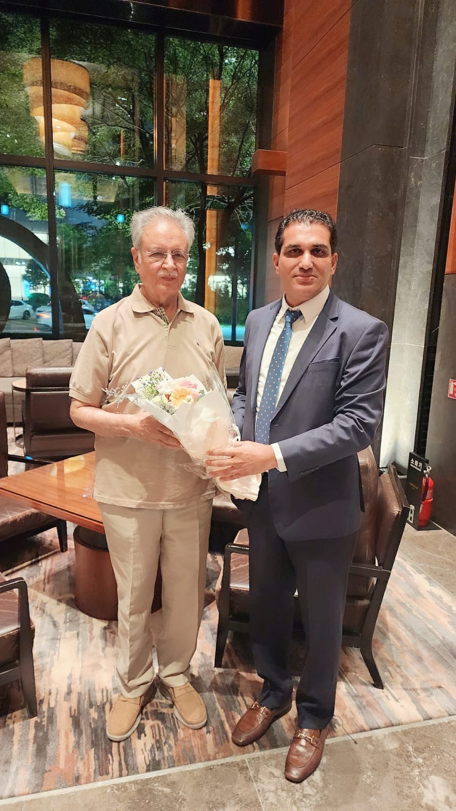 PML-N South Korea Delegation Meets Senator Pervaiz Rasheed